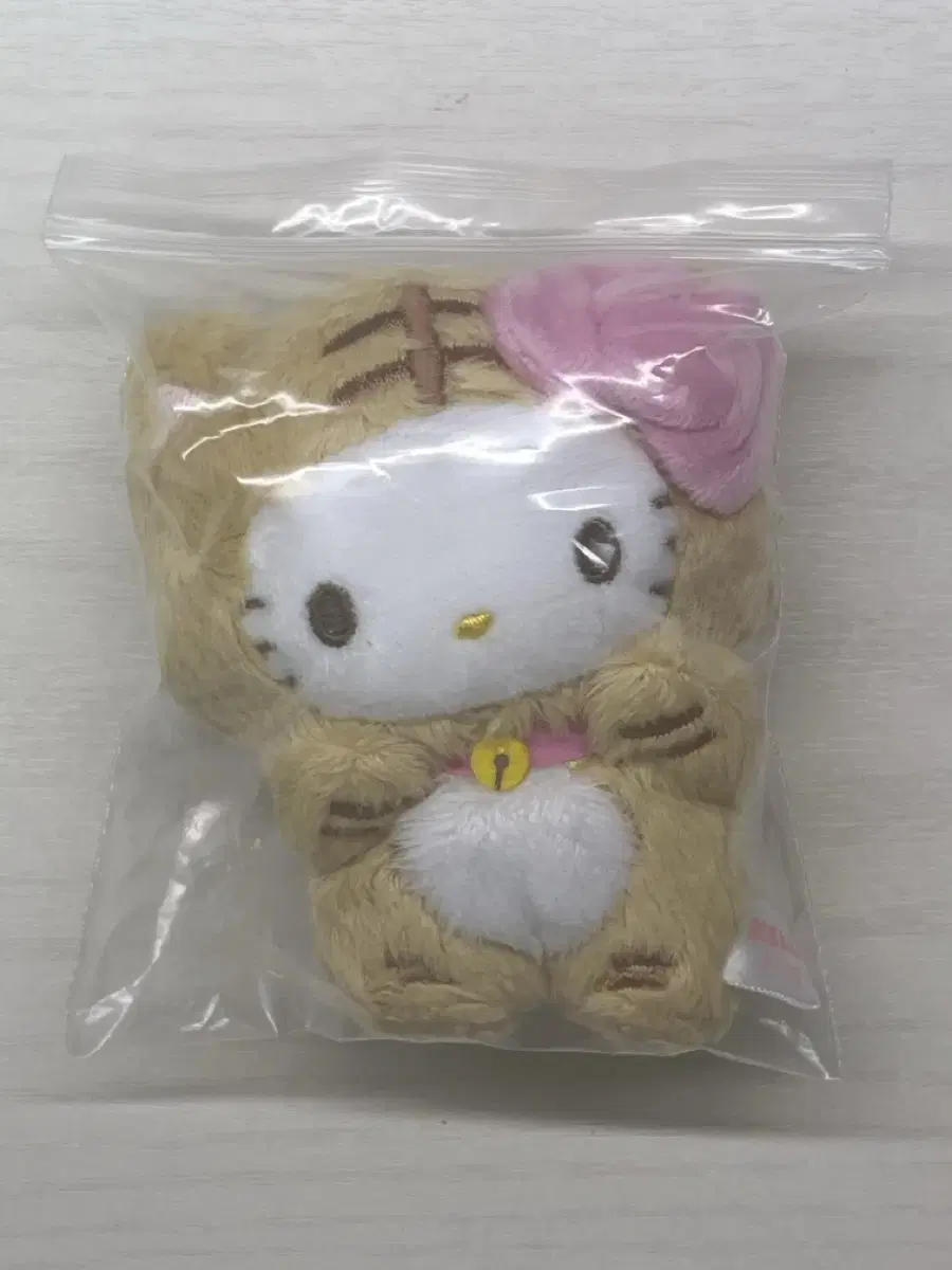 Quick sale) Kitty keyring happycat keyring doll hello kitty sanrio