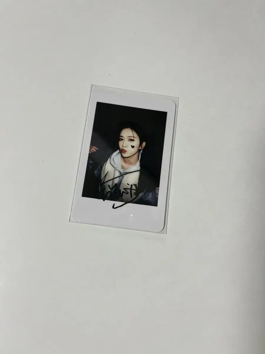 Lowest price)ive ahn yujin yizhiyu sign polaroid sells