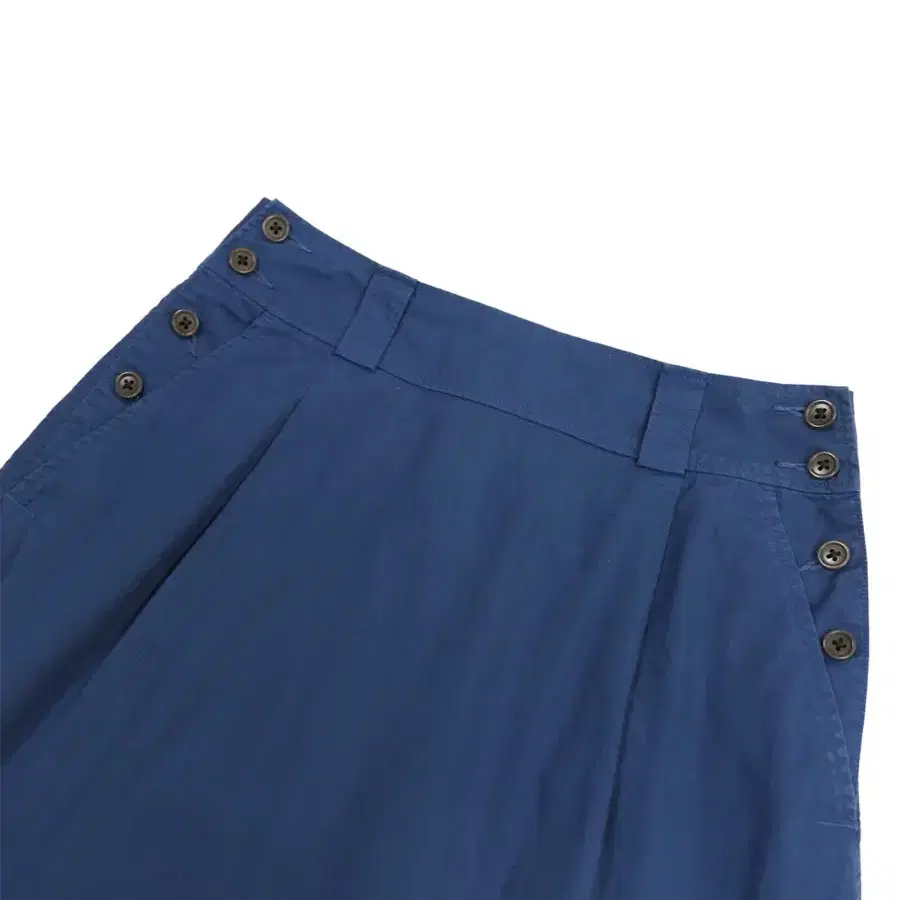 MHL button skirt