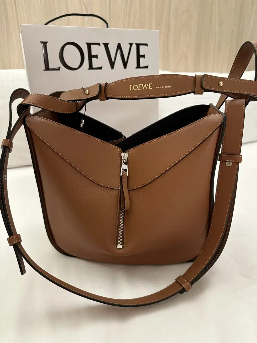 로에베 해먹백 새제품 스트랩 포함 Loewe 스몰 해먹백 탄색