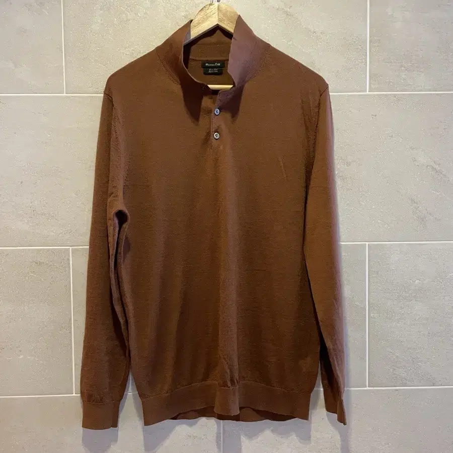 마시모두띠 Massimo Dutti 남성 메리노울100% 폴로넥 스웨터