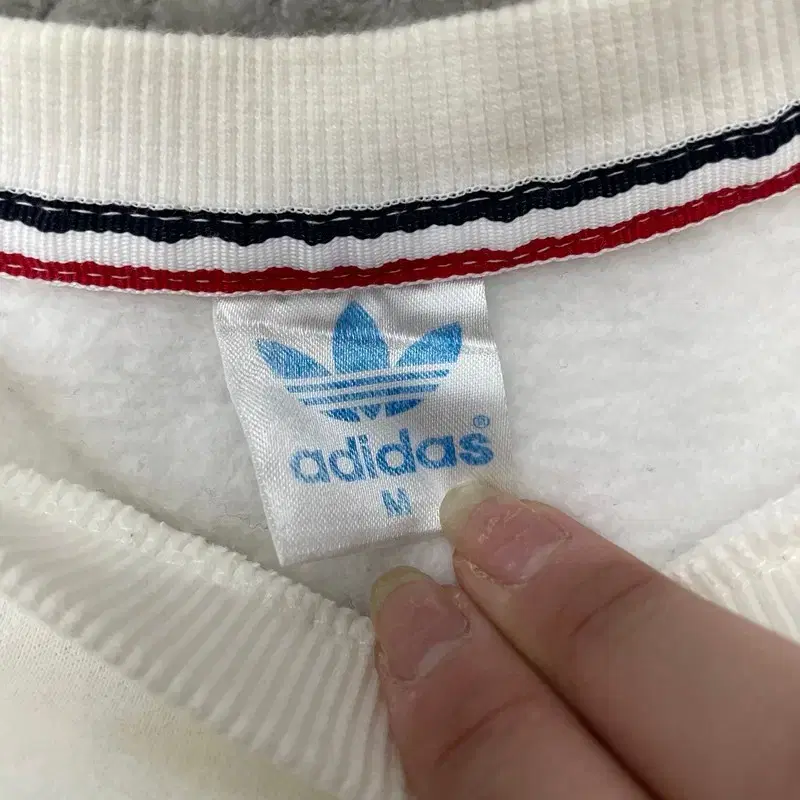 ADIDAS 아디다스  크롭리메이크  맨투맨