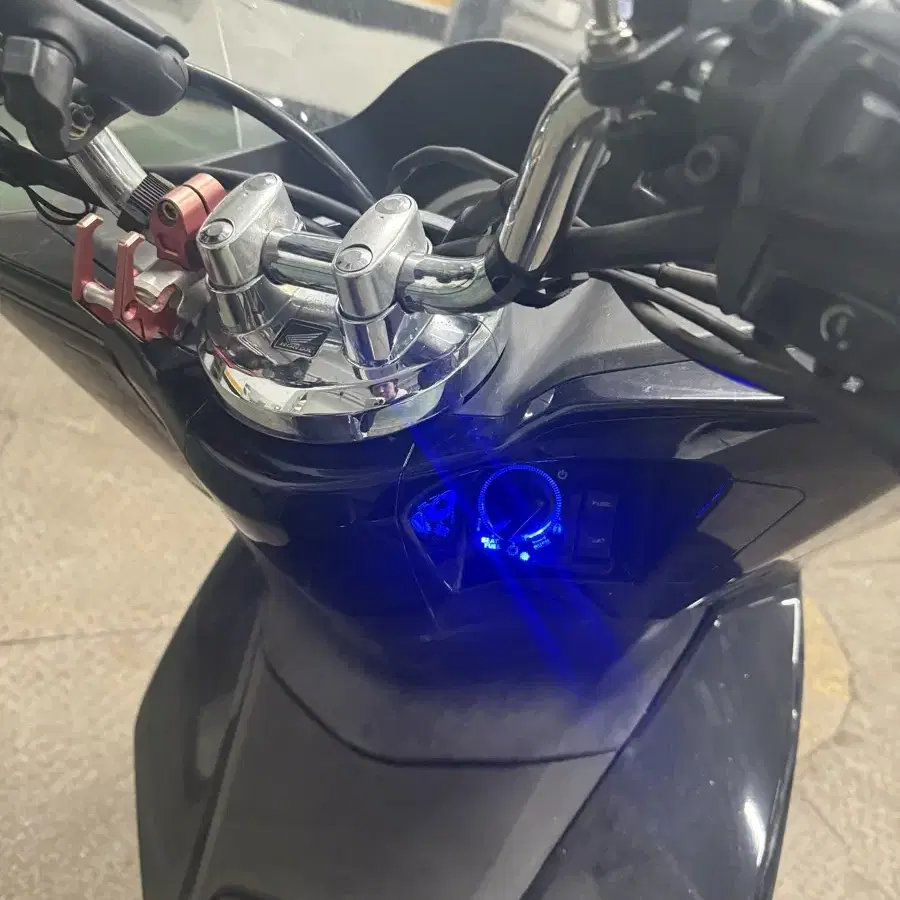 pcx125 18년식 26800km 배달셋팅 충전딱판o