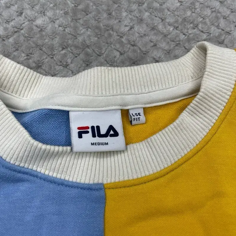 MEDIUM FILA SWEATSHIRTS 필라 맨투맨