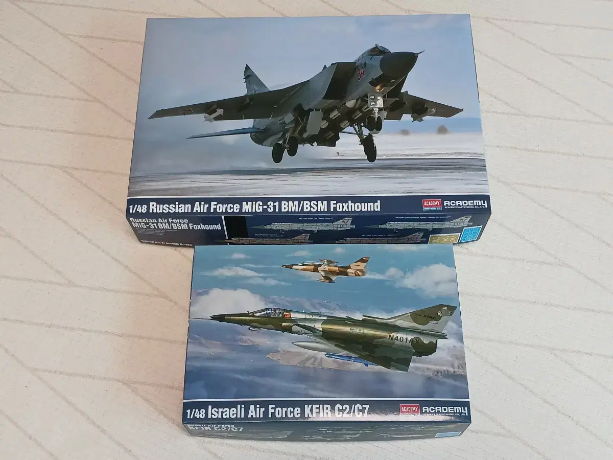 아카데미과학 팝업스토어 한정판 1/48 KFIR, 1/48 MiG-31