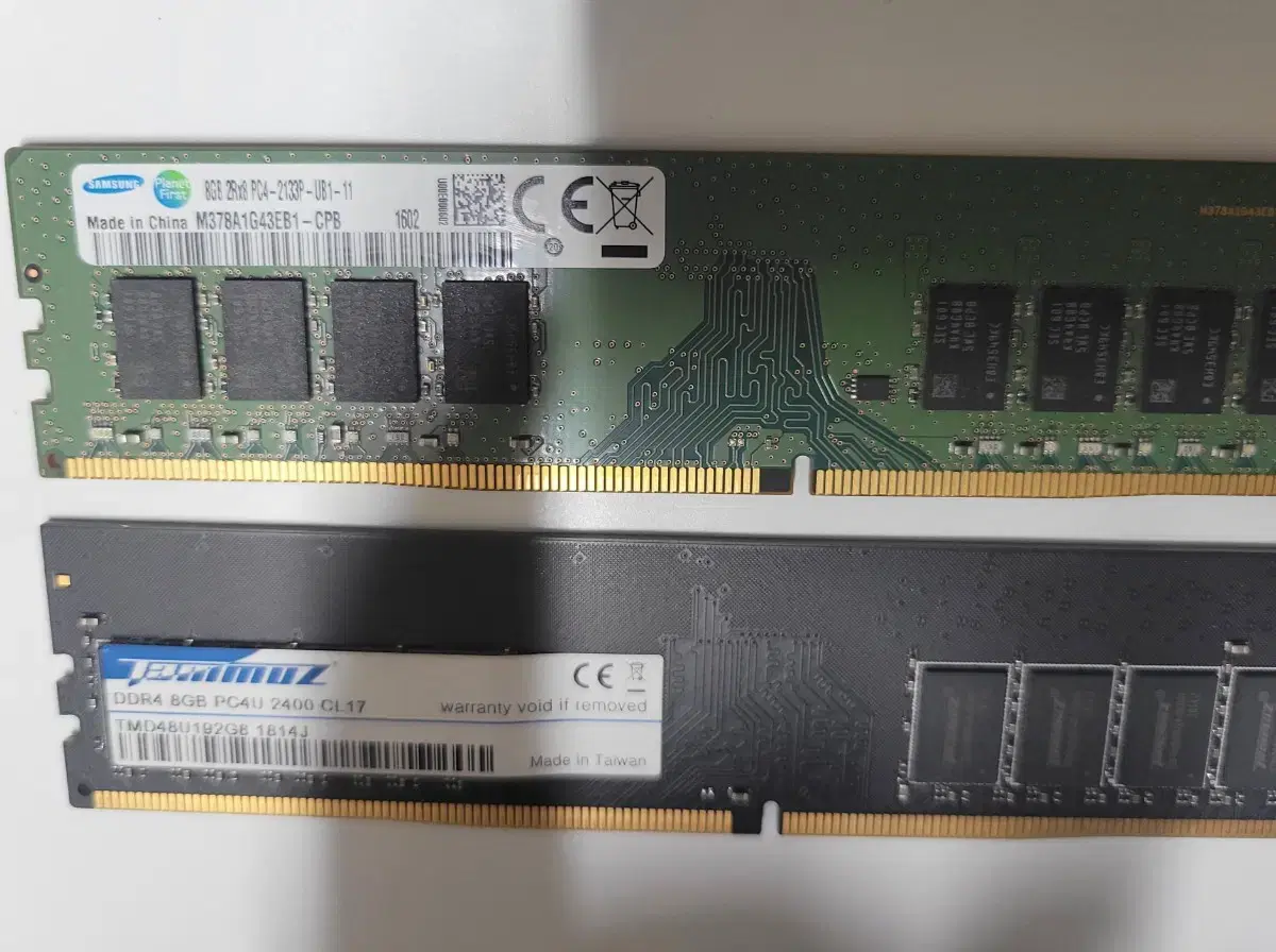 램,DDR4 ...8GB .