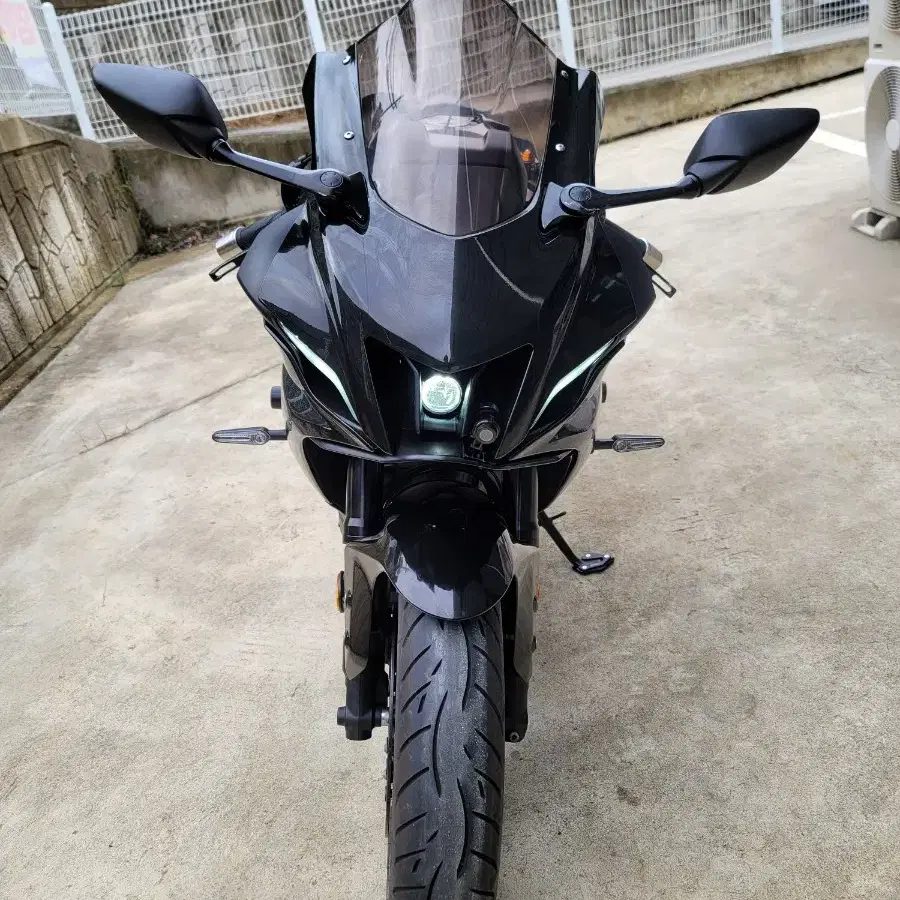 22년식 야마하 YZF-R7 블랙 판매