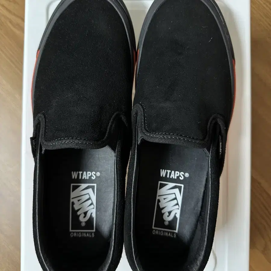 Wtaps x Vans 슬립온 275