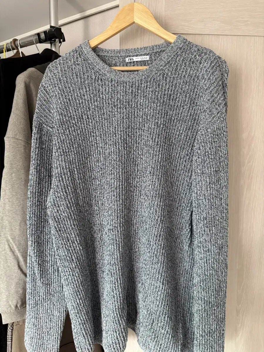 Zara Haneul Long Sleeve Knit Basic Size 105