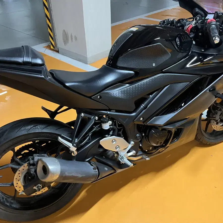 20년 yzf-r3 1만4천키로 오토바이 팝니다(대차가능)