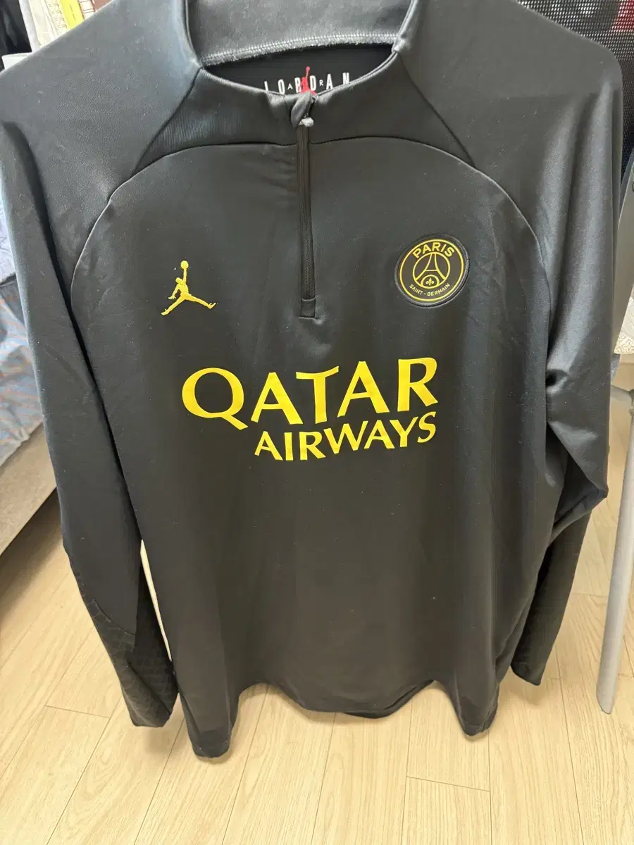 Nike Paris Saint-Germain Long Sleeve T-Shirt size 105