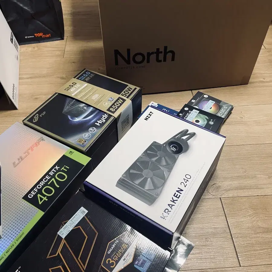 마지막 가격)4070 ti 13700k 고사양 데스크탑 개인매물