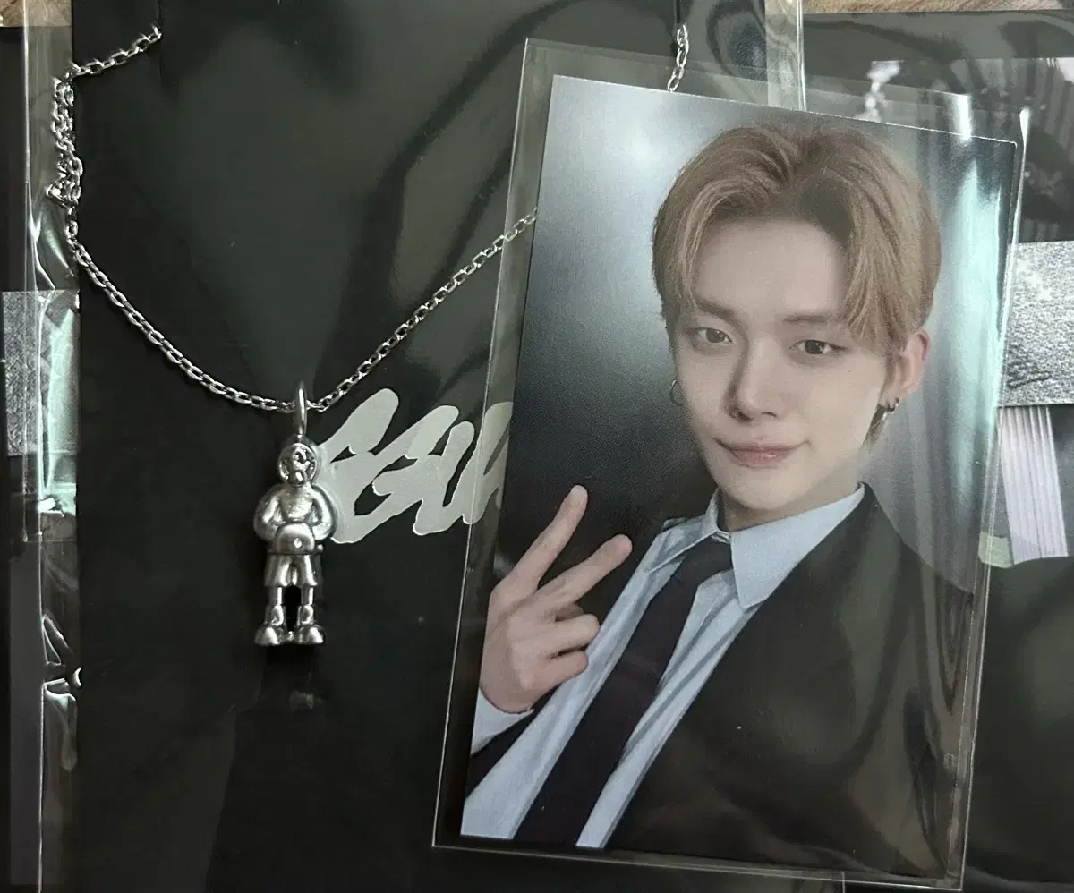 Sell Yeonjun Gum broadcast (photocards, necklaces)