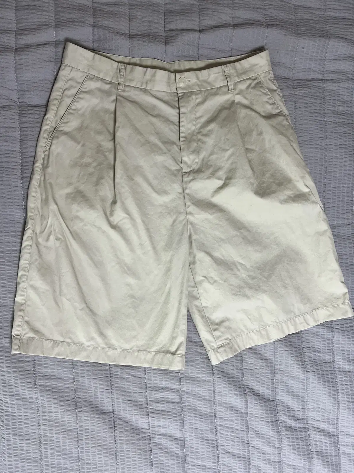 Wide Bermuda Shorts in Plain Cotton