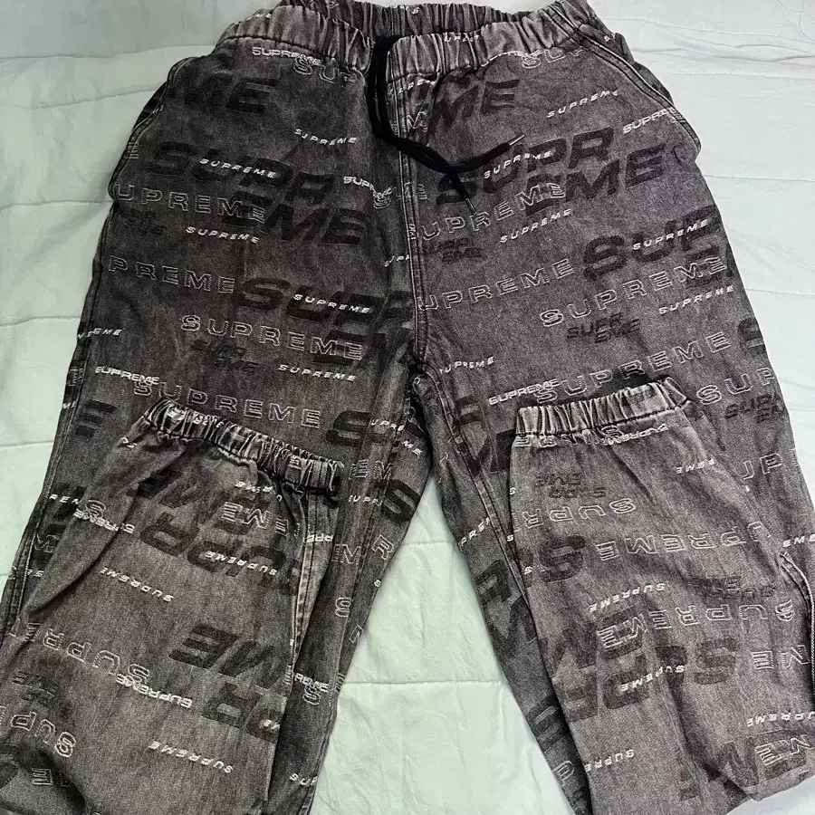 Supreme Logo Denim Skate pants