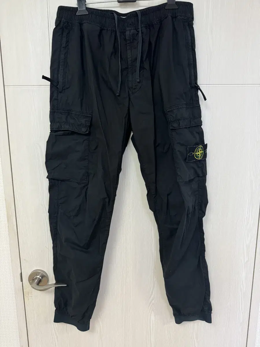 [Stone Island] Waffen Patch Cargo Jogger Pants