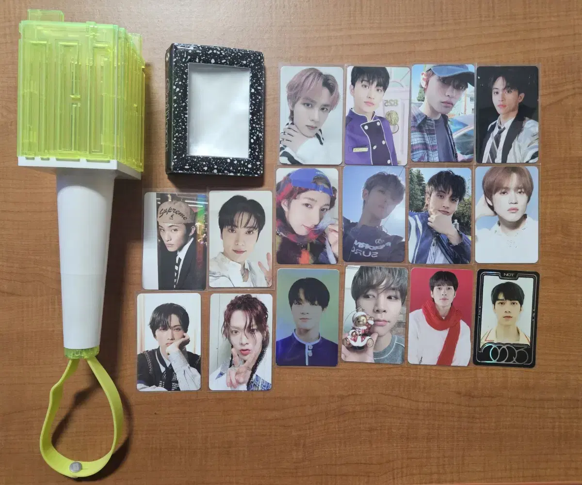 급처!!)nct (구)응원봉 및 photocard,collect book bulk wts!!