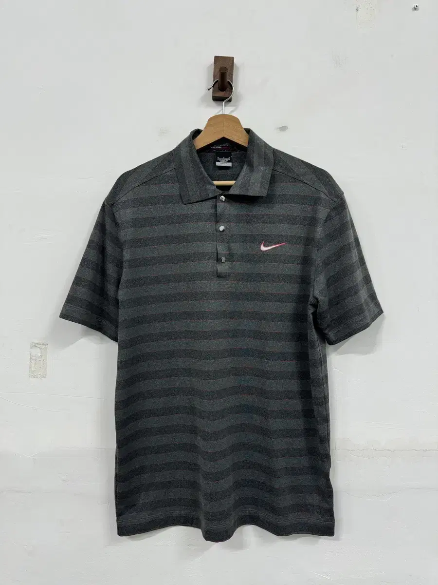 (M)Nike Tiger Woodz Performance Short Sleeve Karate