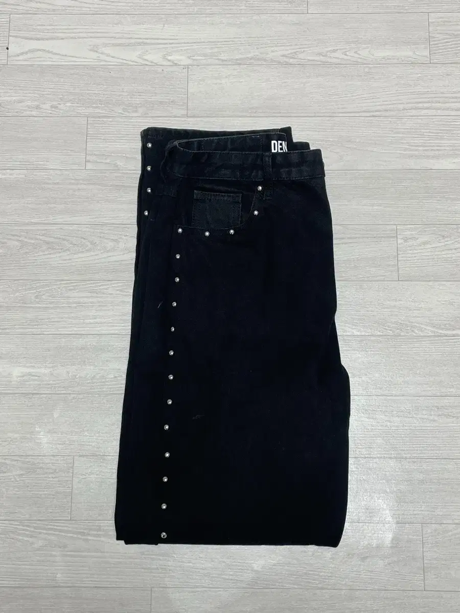 extraordinary Extraordinary Studded Denim Black XL