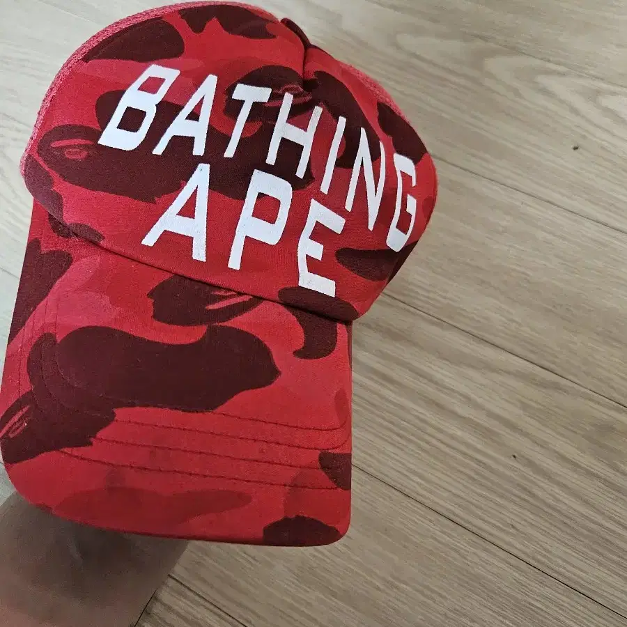 에이프 bathing  ape 레드 카모 트럭 메쉬 캡