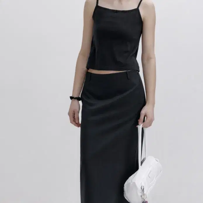 로우클래식 relaxed slit long skirt 블랙m