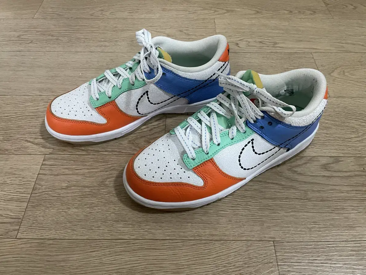 NIke Dunk Low White Safety Orange  250