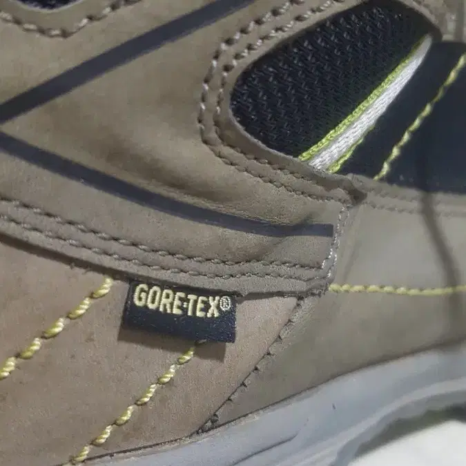 (택포)270/275 A급 정품 트렉스타 GORE-TEX 트레킹 중등산화