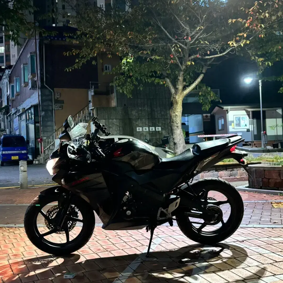 혼다 cbr125r 16년식 (짧은키로수,기본 정비 o!!!)