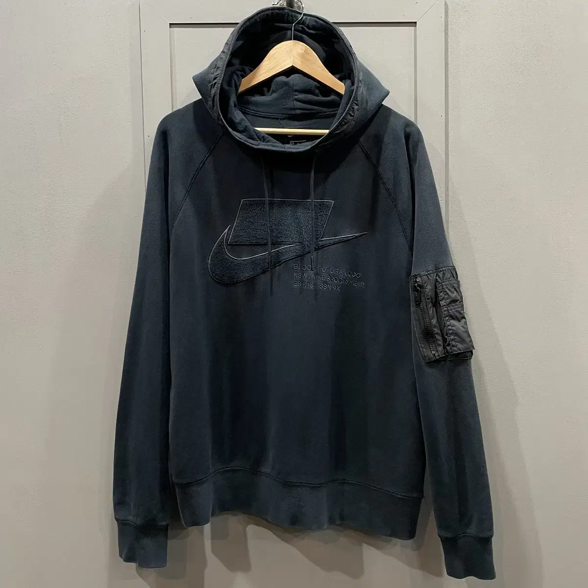 (M)Nike Arm Pocket Point Hoodie