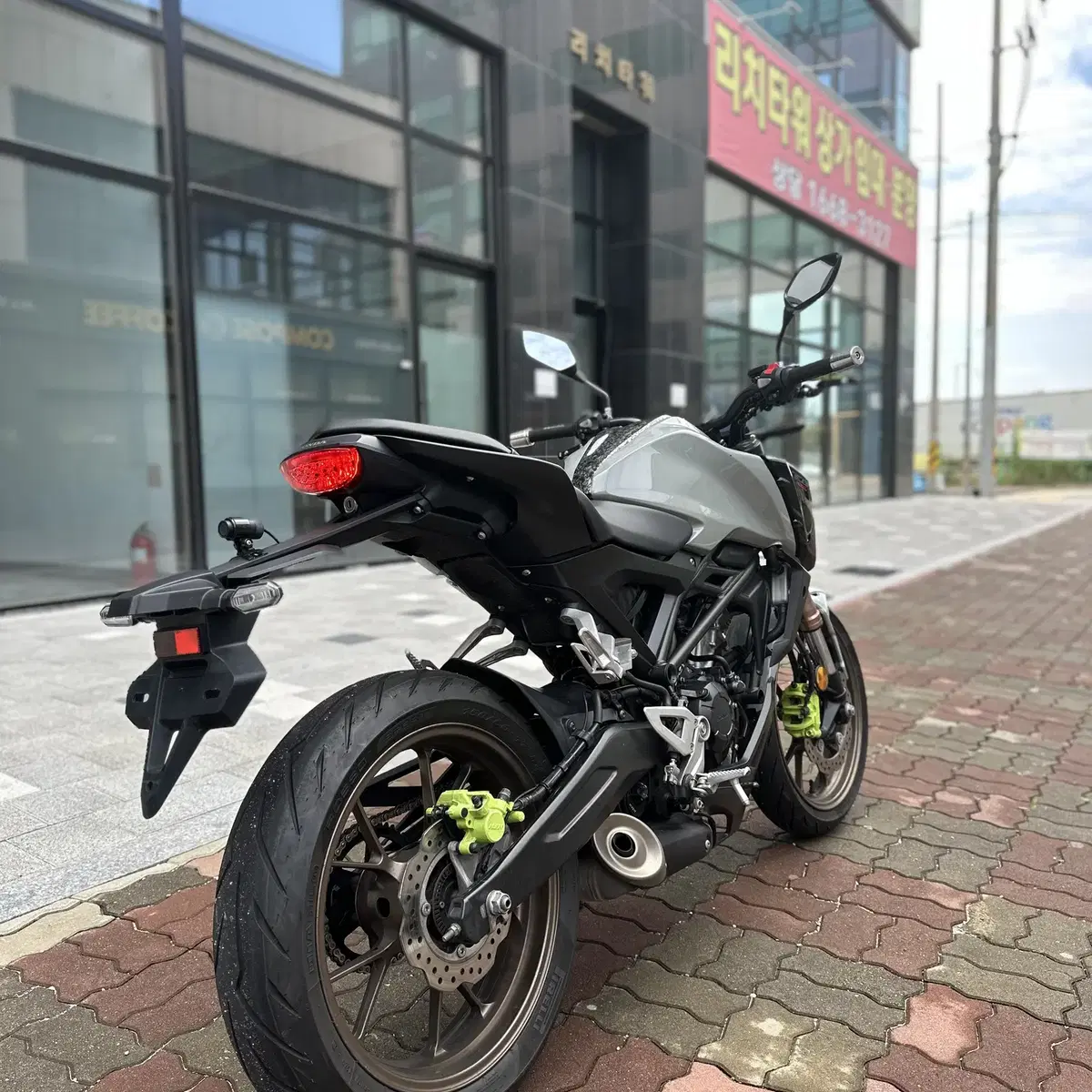 혼다 cb125r 2022년식 15,@@@ 관리잘된 차량 판매합니다.