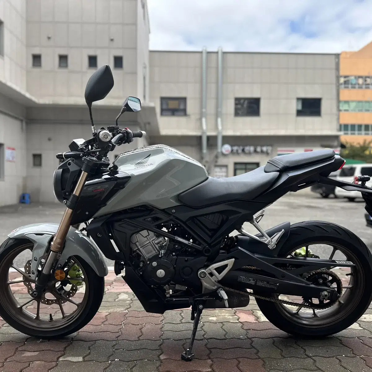 혼다 cb125r 2022년식 15,@@@ 관리잘된 차량 판매합니다.