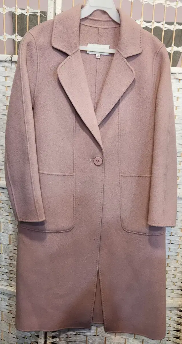 100% wool coat (55-66) from Japan Saint-Conis, light pink