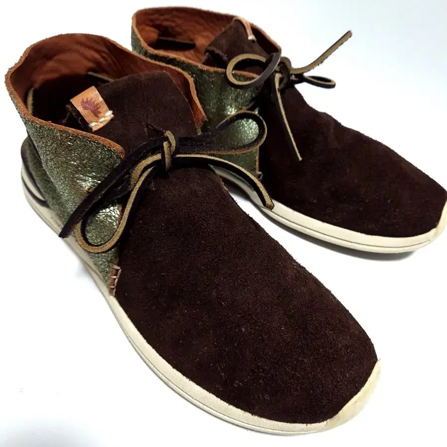 Visvim Huron Moccasin Folk Shoes 비즈빔