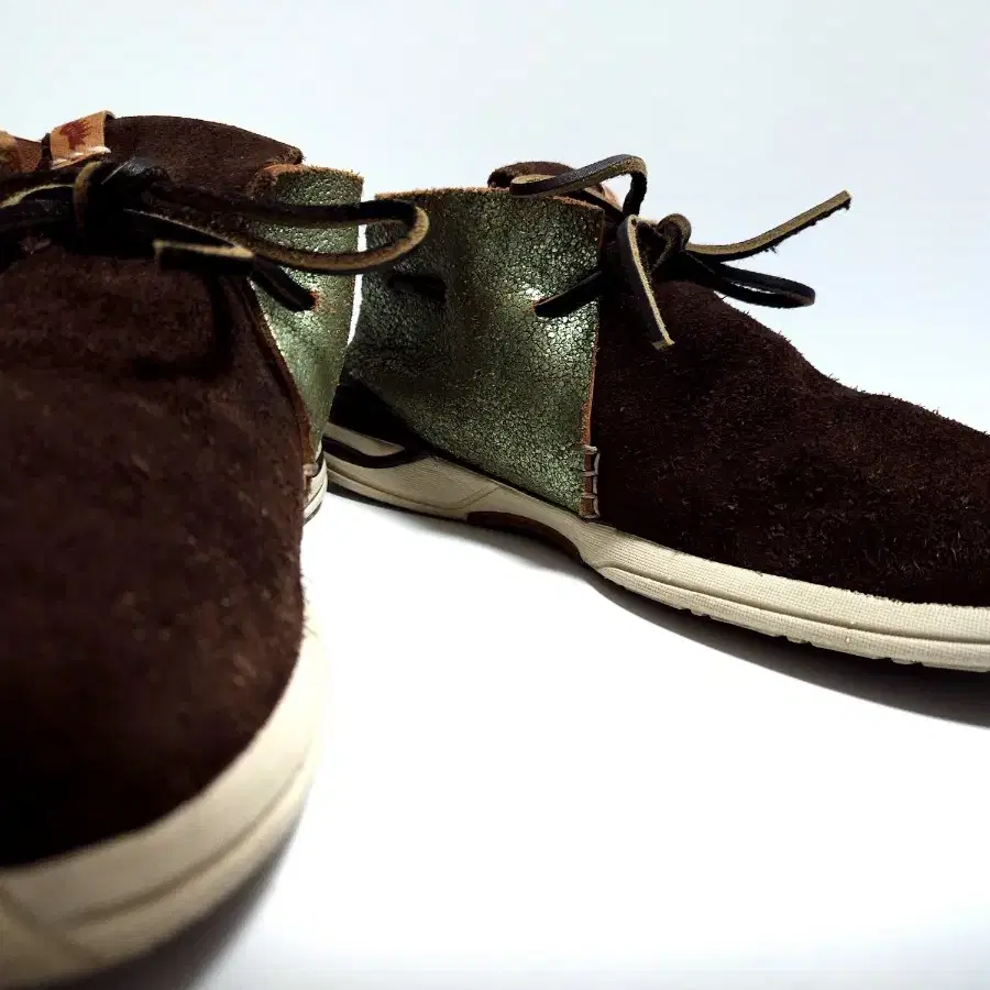 Visvim Huron Moccasin Folk Shoes 비즈빔