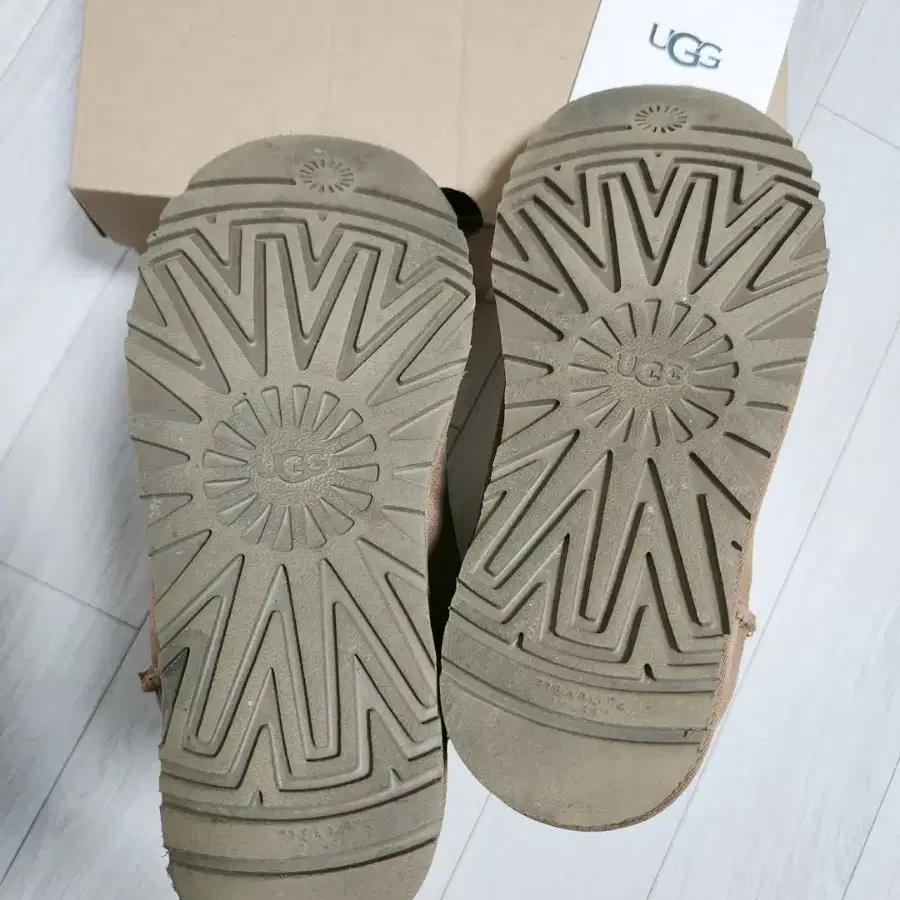 ugg 어그 여성털부츠 클래식 숏II 230