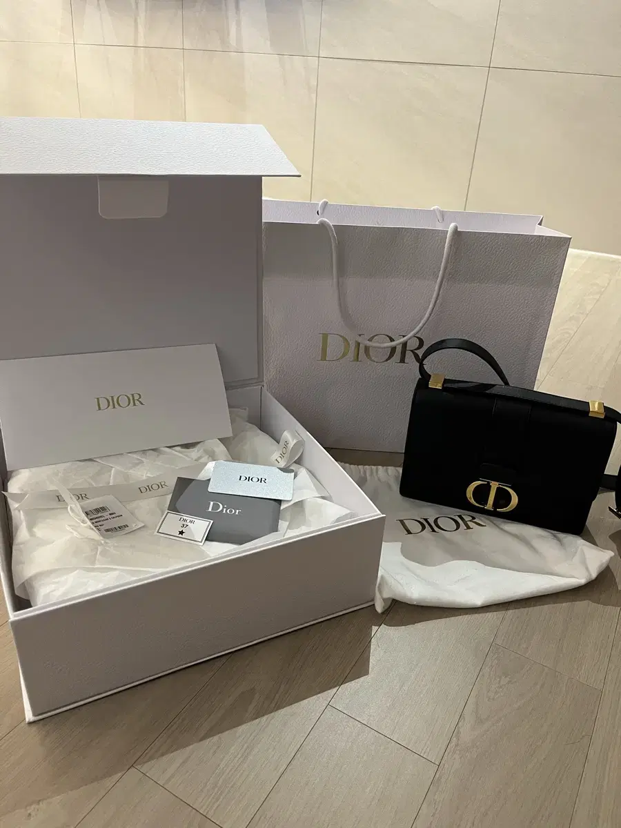 디올 몽테인30 스몰백 풀박스