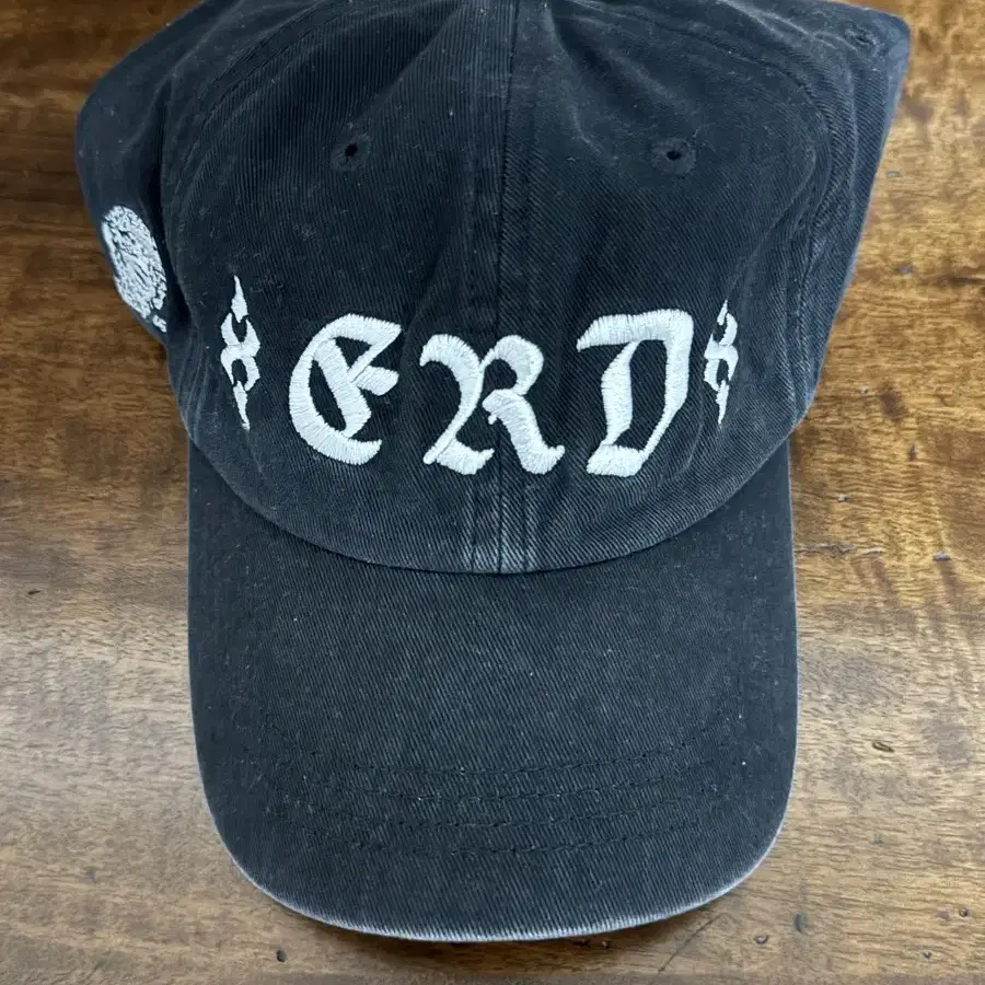 [OS] ERD DIE IN BED 6-PANEL HAT / 블랙