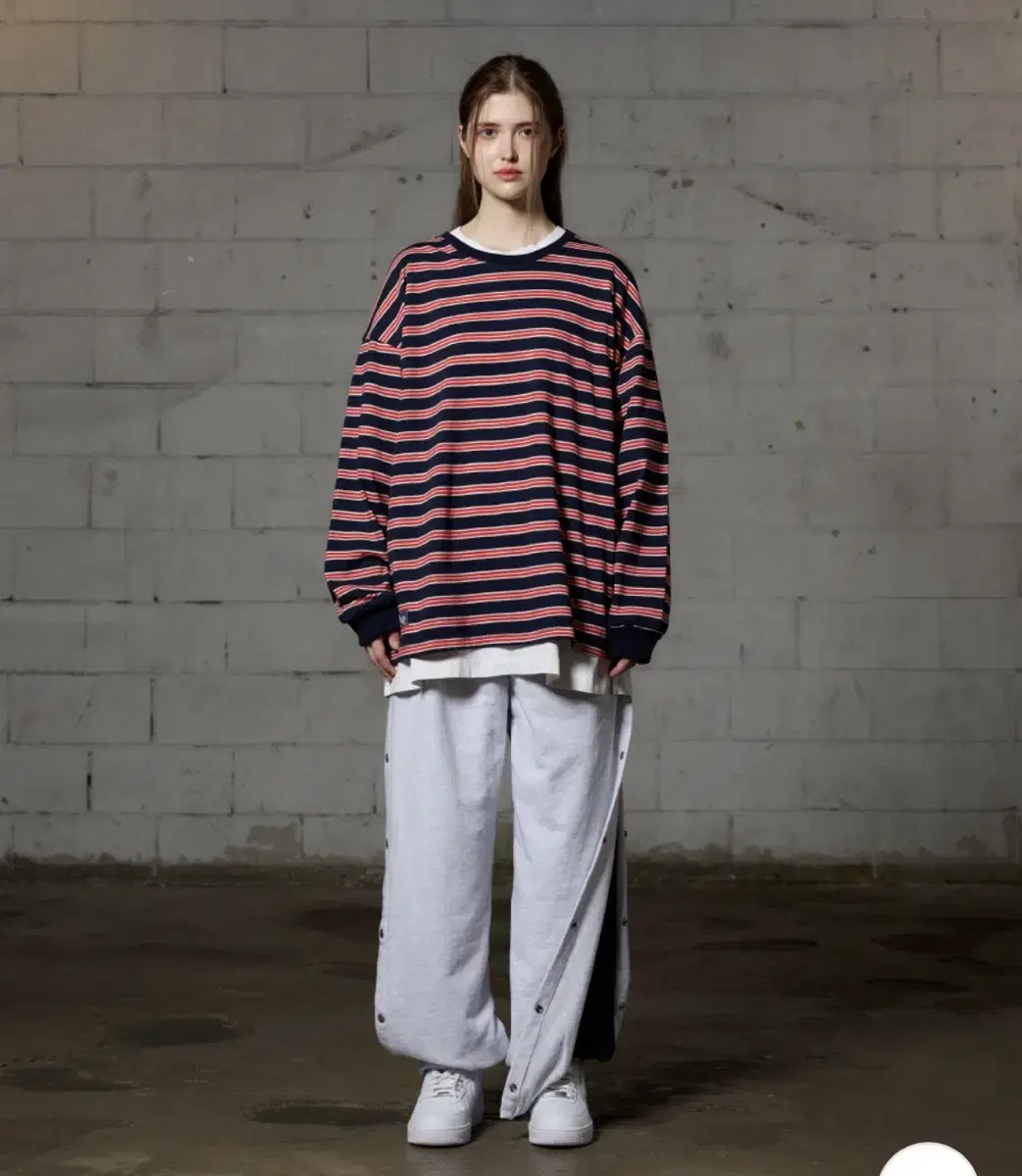 아리 JERRY STRIPE OVERFIT LONG SLEEVE T