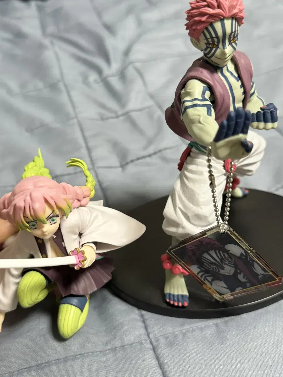 Demon Slayer Akaza Figure,Keyring+Mitsuri Figure