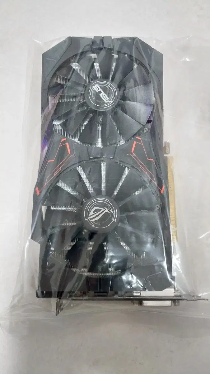 ASUS RX 570 O8G Gaming 그래픽카드