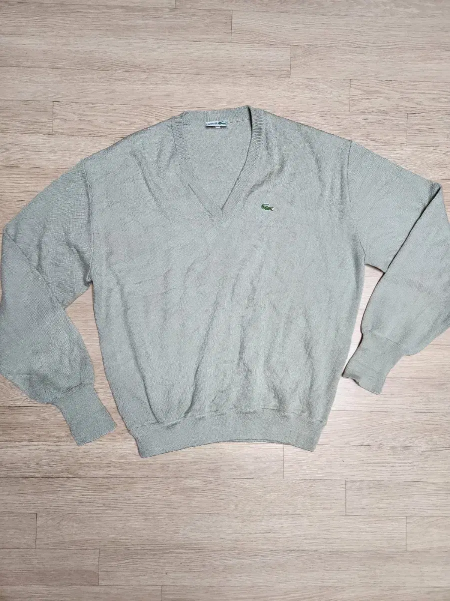 Lacoste V-neck beige knit