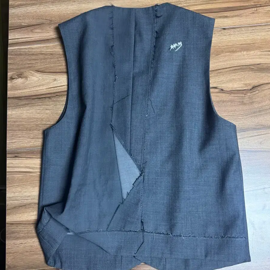 (A2) 아더에러 POLLUTION VEST