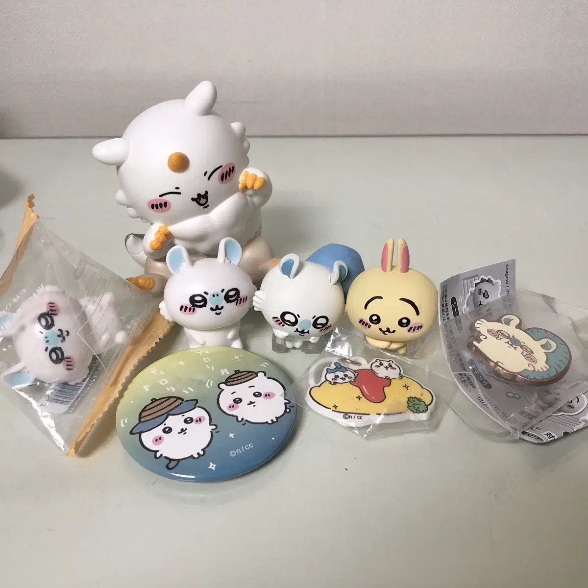 Chiikawa Momonga Usagi Anoko Figures Gacha Badge Mascot Hachiware