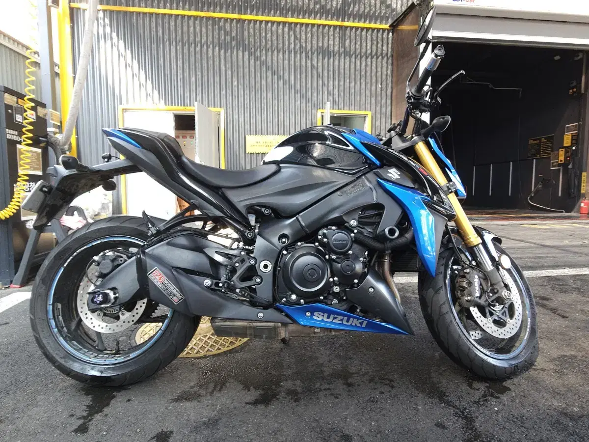 스즈키 GSX-S1000