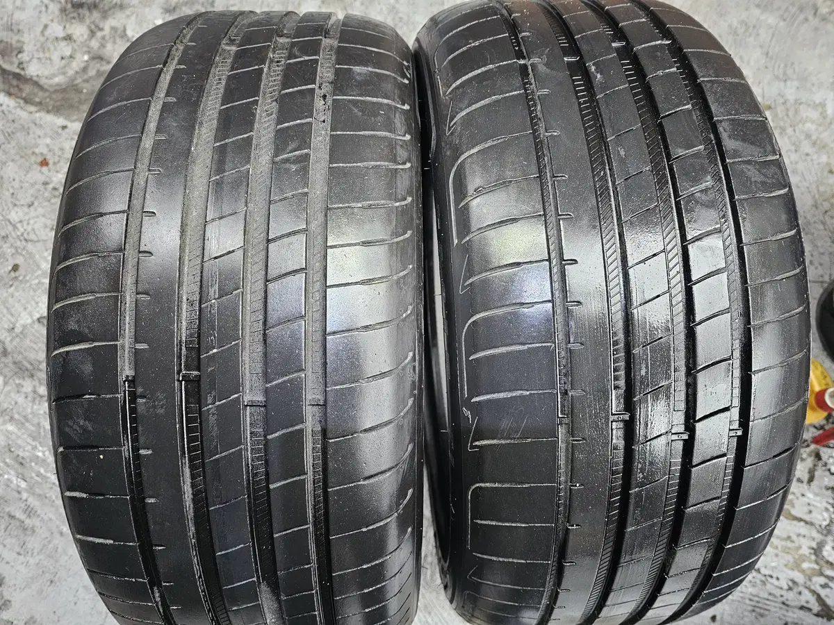 245/40R19   BMW 순정타이어  2본