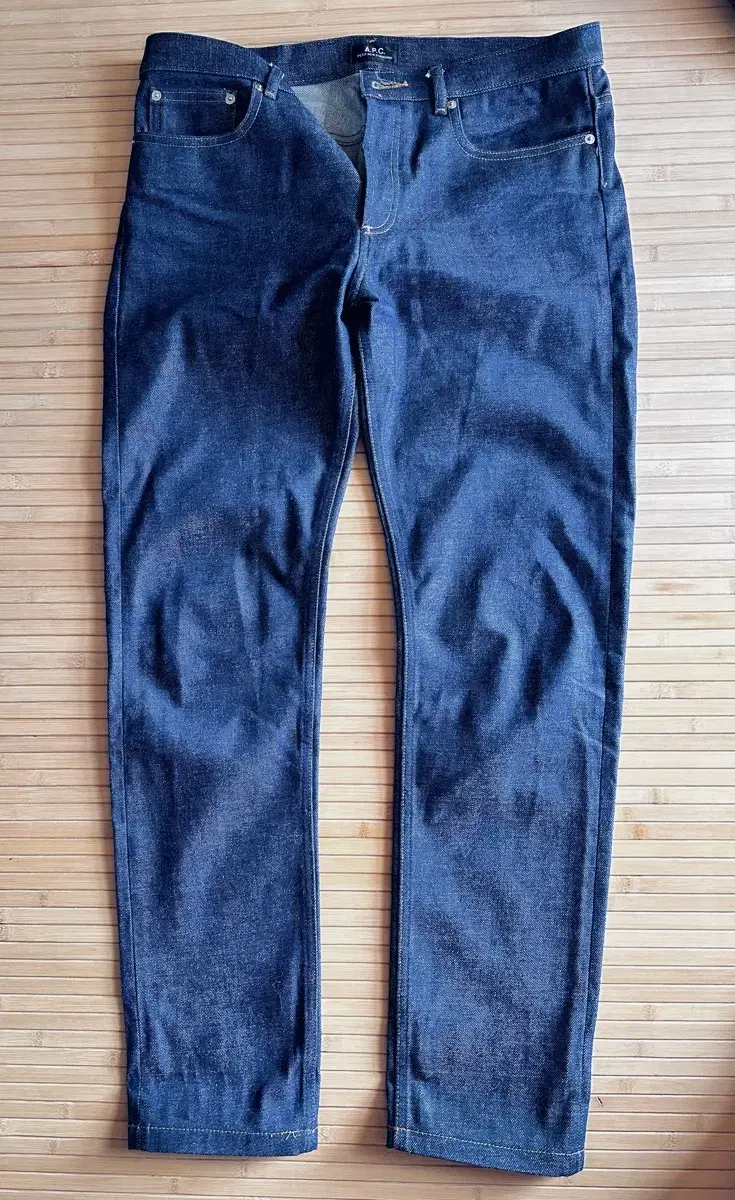 APC Apothecary Petite Standard Indigo (size 33)