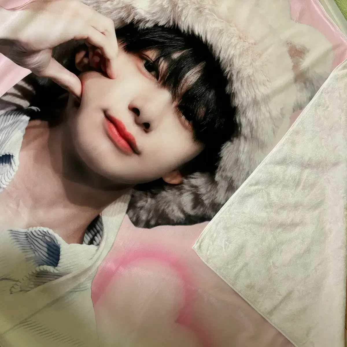 Monsta x hyungwon blanket