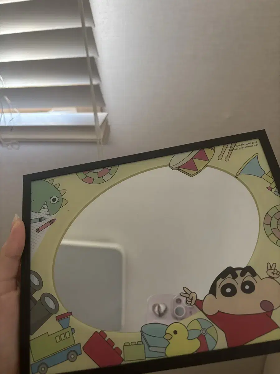 I'm selling a changu mirror (cost 20000 won)