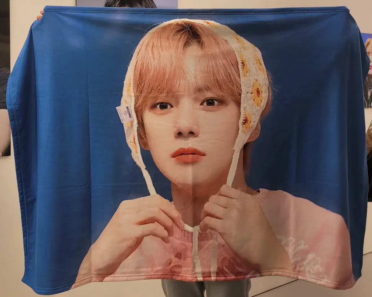 Monsta x minhyuk blanket