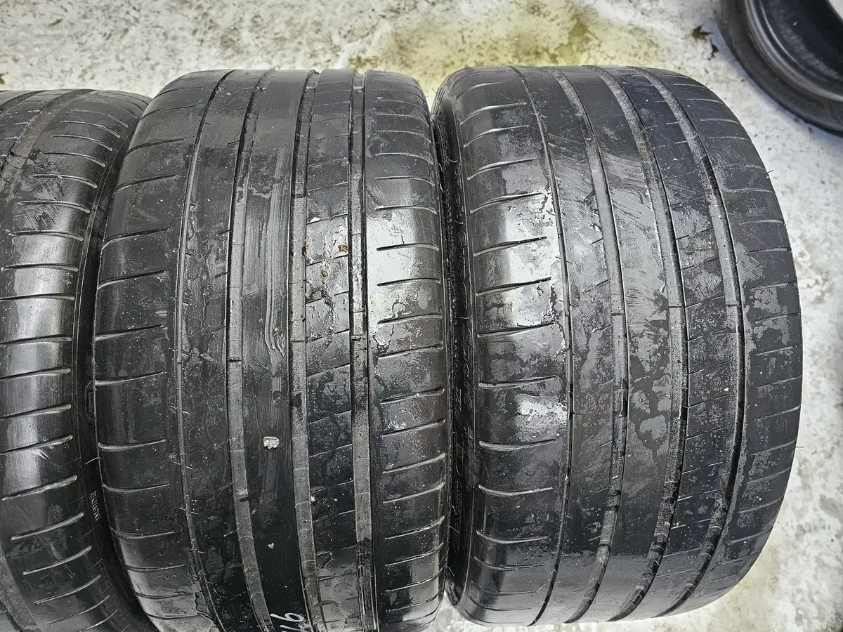 255/35R19    미쉐린 BMW  순정타이어